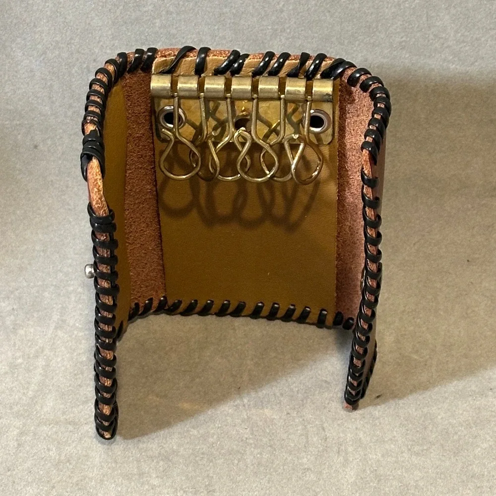 Vintage Brown Leather Key Case 6 Hook Holder Whipstitch Detail Snap Closure